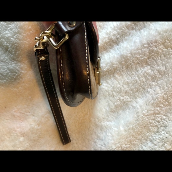 Dooney & Bourke signature DB Wristlet - Picture 11 of 16
